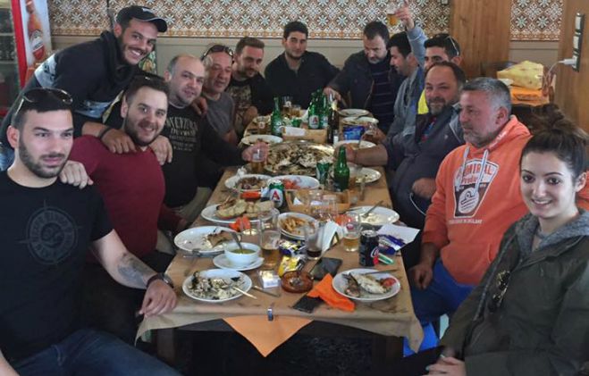 Γλέντι με Κατσιγιαννη και Παπαγεωργίου για τους Γιώργηδες στον Τυρό! (vd)