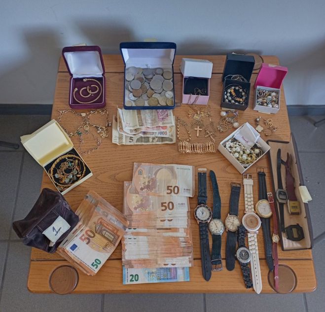 &Alpha;&lambda;&lambda;&omicron;&delta;&alpha;&pi;ό&sigmaf; &sigma;&upsilon;&nu;&epsilon;&lambda;ή&phi;&theta;&eta; &sigma;&tau;&eta;&nu; &Tau;&rho;ί&pi;&omicron;&lambda;&eta; &gamma;&iota;&alpha; &sigma;&epsilon;&iota;&rho;ά &alpha;&pi;ό &tau;&eta;&lambda;&epsilon;&phi;&omega;&nu;&iota;&kappa;έ&sigmaf; &alpha;&pi;ά&tau;&epsilon;&sigmaf;!