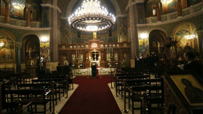 ΕΡΤ: "Μένουμε σπίτι και παρακολουθούμε Θεία Λειτουργία"