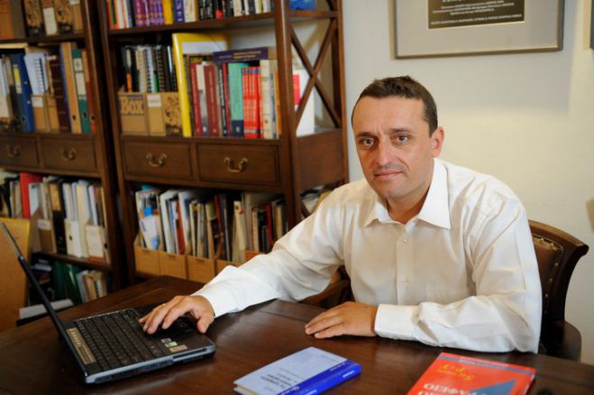 &Tau;&omicron; &sigma;&chi;ό&lambda;&iota;&omicron; &tau;&omicron;&upsilon; &Nu;ί&kappa;&omicron;&upsilon; &Pi;&alpha;&gamma;ώ&nu;&eta; &gamma;&iota;&alpha; &tau;&eta;&nu; &pi;&alpha;&rho;&alpha;ί&tau;&eta;&sigma;&eta; &Sigma;&alpha;&mu;&alpha;&rho;ά