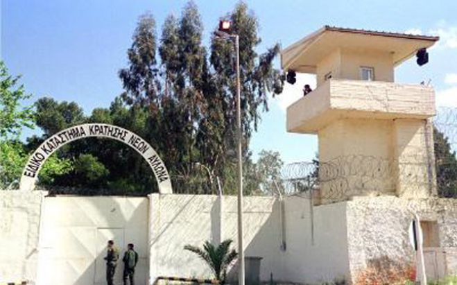 &Sigma;&tau;&iota;&sigmaf; &phi;&upsilon;&lambda;&alpha;&kappa;έ&sigmaf; &omicron;&iota; &delta;ύ&omicron; 18&chi;&rho;&omicron;&nu;&omicron;&iota; &pi;&omicron;&upsilon; &kappa;&alpha;&tau;&eta;&gamma;&omicron;&rho;&omicron;ύ&nu;&tau;&alpha;&iota; &gamma;&iota;&alpha; &tau;&omicron; &delta;&iota;&pi;&lambda;ό &phi;&omicron;&nu;&iota;&kappa;ό &sigma;&tau;&eta; &Mu;ά&nu;&eta;