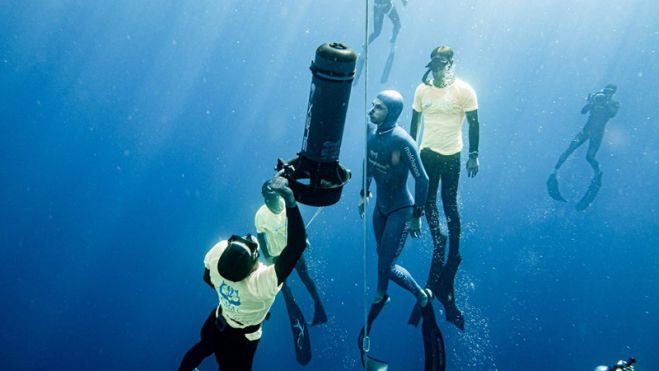 &Delta;ύ&omicron; &pi;&alpha;&gamma;&kappa;ό&sigma;&mu;&iota;&alpha; &rho;&epsilon;&kappa;ό&rho; &sigma;&tau;&omicron; &Epsilon;&upsilon;&rho;&omega;&pi;&alpha;ϊ&kappa;ό &epsilon;&lambda;&epsilon;ύ&theta;&epsilon;&rho;&eta;&sigmaf; &kappa;&alpha;&tau;ά&delta;&upsilon;&sigma;&eta;&sigmaf; &sigma;&tau;&eta;&nu; &Kappa;&alpha;&lambda;&alpha;&mu;ά&tau;&alpha;