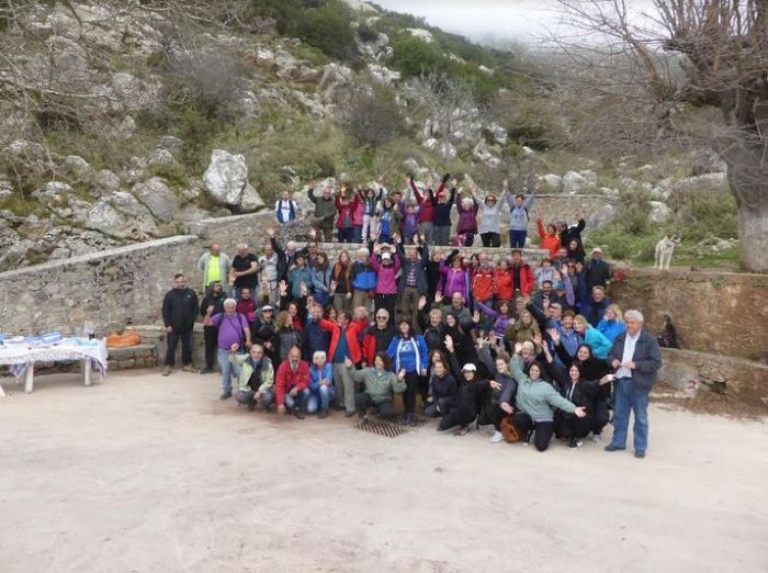 &Sigma;&tau;&eta; &Mu;&epsilon;&sigma;&sigma;&eta;&nu;&iota;&alpha;&kappa;ή &Mu;ά&nu;&eta; &epsilon;&xi;ό&rho;&mu;&eta;&sigma;&alpha;&nu; &omicron;&iota; &omicron;&rho;&epsilon;&iota;&beta;ά&tau;&epsilon;&sigmaf; &tau;&omicron;&upsilon; &Sigma;&Alpha;&Omicron;&Omicron; (&epsilon;&iota;&kappa;ό&nu;&epsilon;&sigmaf;)