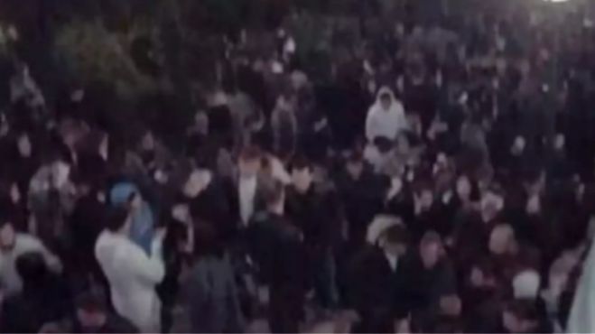 &Kappa;&omicron;&rho;&omega;&nu;&omicron;&pi;ά&rho;&tau;&iota; &mu;&epsilon; &epsilon;&kappa;&alpha;&tau;&omicron;&nu;&tau;ά&delta;&epsilon;&sigmaf; ά&tau;&omicron;&mu;&alpha; &sigma;&tau;&eta;&nu; &Pi;ά&tau;&rho;&alpha;