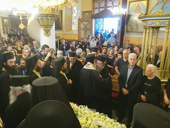 Πλήθος Κλήρου και λαού αποχαιρέτησε την Ρεβέκκα Αθανασοπούλου ... (εικόνες)