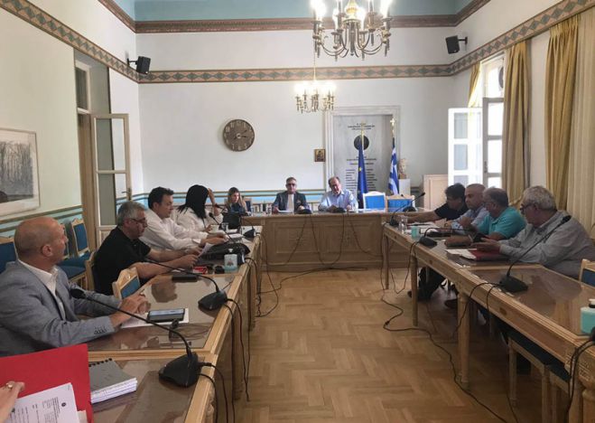 &Gamma;&iota;&alpha; "&epsilon;&lambda;&lambda;&epsilon;ί&mu;&mu;&alpha;&tau;&alpha;" &sigma;&tau;&eta;&nu; &epsilon;&tau;&alpha;&iota;&rho;&epsilon;ί&alpha; "&Pi;&epsilon;&lambda;&omicron;&pi;ό&nu;&nu;&eta;&sigma;&omicron;&sigmaf; &Alpha;&Epsilon;" &kappa;ά&nu;&epsilon;&iota; &lambda;ό&gamma;&omicron; &eta; &Pi;&epsilon;&rho;&iota;&phi;έ&rho;&epsilon;&iota;&alpha;