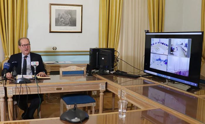 Υπογραφές για το ΣΔΙΤ των σκουπιδιών - "Ξεκινούν τα έργα" λέει ο Νίκας