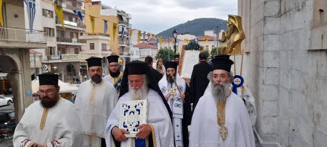 &Eta; &Tau;&rho;ί&pi;&omicron;&lambda;&eta; &gamma;&iota;ό&rho;&tau;&alpha;&sigma;&epsilon; &tau;&eta;&nu; "&Pi;&alpha;&nu;&alpha;&gamma;ί&alpha; &tau;&eta;&sigmaf; &Tau;&rho;&iota;&pi;&omicron;&lambda;&iota;&tau;&sigma;ά&sigmaf;" (&epsilon;&iota;&kappa;ό&nu;&epsilon;&sigmaf;)