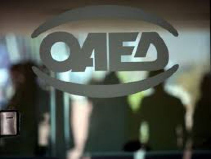 Αυτά είναι τα νέα προγράμματα για ανέργους και "μπλοκάκια"!