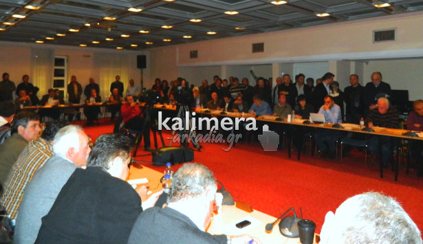 Μεγάλη ένταση στο Δημοτικό Συμβούλιο για τα σκουπίδια στην Παλαιόχουνη! (vd)