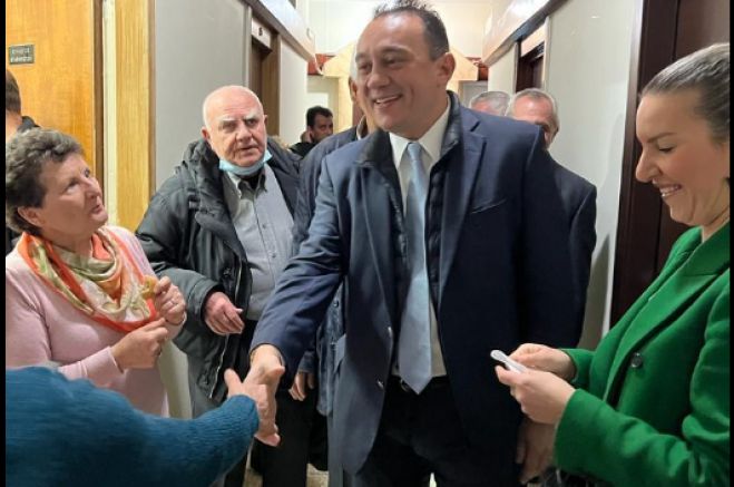 &Beta;&lambda;ά&sigma;&eta;&sigmaf;: "&Kappa;&upsilon;&rho;&iota;&alpha;&kappa;ή &gamma;&epsilon;&mu;ά&tau;&eta; &Alpha;&rho;&kappa;&alpha;&delta;ί&alpha; &sigma;&tau;&eta;&nu; &Alpha;&theta;ή&nu;&alpha;"! (&epsilon;&iota;&kappa;ό&nu;&epsilon;&sigmaf;)