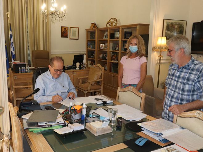&Upsilon;&pi;&omicron;&gamma;&rho;&alpha;&phi;έ&sigmaf; &gamma;&iota;&alpha; &tau;&rho;ί&alpha; &nu;έ&alpha; έ&rho;&gamma;&alpha; &sigma;&tau;&eta;&nu; &Alpha;&rho;&kappa;&alpha;&delta;ί&alpha;!