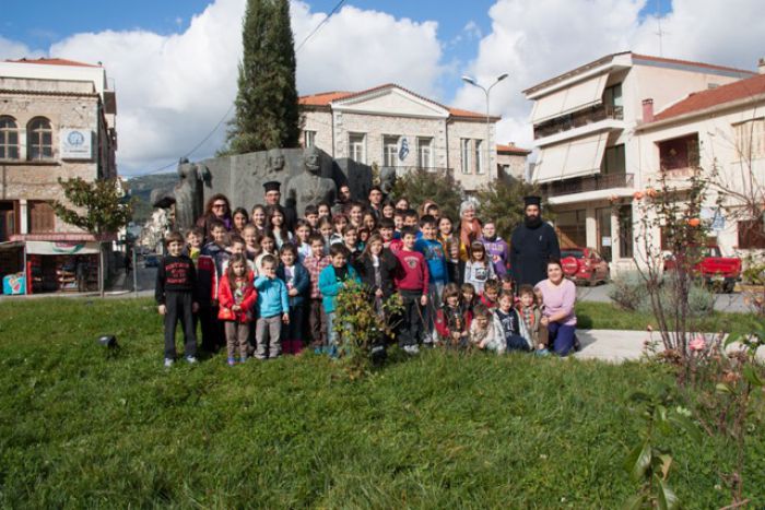 Μια ζεστή αγκαλιά για μικρά παιδιά στο κατηχητικό του Μητροπολιτικού Ναού της Τρίπολης