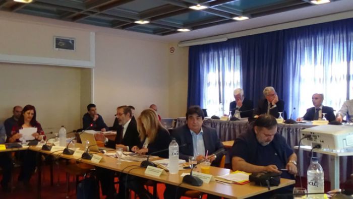 &Tau;&eta;&nu; &Tau;&epsilon;&tau;ά&rho;&tau;&eta; &sigma;&upsilon;&nu;&epsilon;&delta;&rho;&iota;ά&zeta;&epsilon;&iota; &tau;&omicron; &Pi;&epsilon;&rho;&iota;&phi;&epsilon;&rho;&epsilon;&iota;&alpha;&kappa;ό &Sigma;&upsilon;&mu;&beta;&omicron;ύ&lambda;&iota;&omicron;