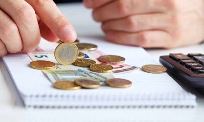 Ασφαλιστικές εισφορές | Για ποιους αυξάνονται και για ποιους μειώνονται