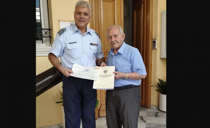 &Tau;&omicron; &Pi;&omicron;&lambda;&epsilon;&mu;&iota;&kappa;ό &Mu;&omicron;&upsilon;&sigma;&epsilon;ί&omicron; &Tau;&rho;ί&pi;&omicron;&lambda;&eta;&sigmaf; &epsilon;&pi;&iota;&sigma;&kappa;έ&phi;&theta;&eta;&kappa;&epsilon; &omicron; &Beta;&epsilon;&tau;&epsilon;&rho;ά&nu;&omicron;&sigmaf; &sigma;&kappa;&omicron;&pi;&epsilon;&upsilon;&tau;ή&sigmaf; &pi;&upsilon;&rho;&omicron;&beta;&omicron;&lambda;&iota;&kappa;&omicron;ύ &tau;&eta;&sigmaf; &Kappa;&omicron;&rho;έ&alpha;&sigmaf; &kappa;. &Nu;&iota;&kappa;ή&tau;&alpha;&sigmaf; &Kappa;&omega;&tau;&sigma;ί&omicron;&upsilon;