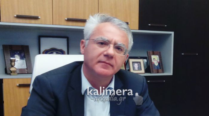 Σμυρνιώτης: «Ο Δήμαρχος μετέτρεψε ολόκληρη την πόλη σε χωματερή» (vd)
