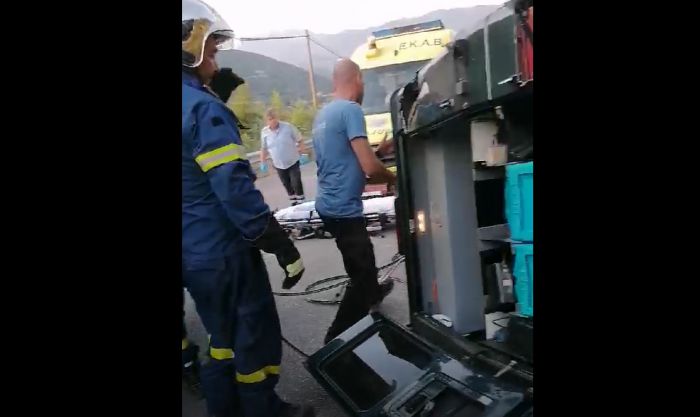 Τροχαίο και απεγκλωβισμός δύο ατόμων στην Καρύταινα