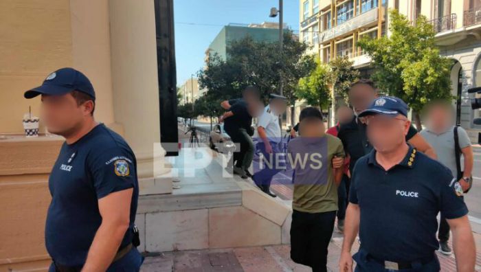 Προφυλακιστέοι κρίθηκαν οι δύο κατηγορούμενοι ως εμπρηστές στην Πάτρα