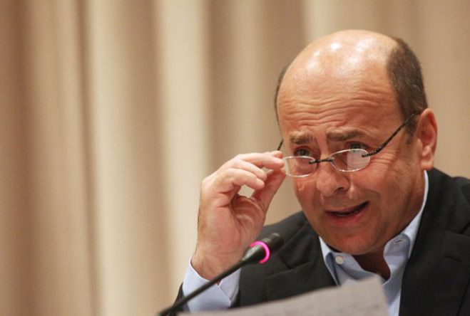 &Delta;&epsilon;&sigma;&mu;&epsilon;ύ&epsilon;&tau;&alpha;&iota; &eta; &pi;&epsilon;&rho;&iota;&omicron;&upsilon;&sigma;ί&alpha; &tau;&omicron;&upsilon; &Gamma;&iota;ά&nu;&nu;&eta; &Alpha;&lambda;&alpha;&phi;&omicron;ύ&zeta;&omicron;&upsilon; - &Tau;&iota; &alpha;&pi;&alpha;&nu;&tau;ά &omicron; ί&delta;&iota;&omicron;&sigmaf;