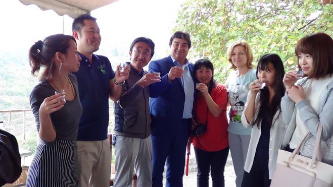 Ιάπωνες δημοσιογράφοι γνώρισαν τις ομορφιές της Αρκαδίας (εικόνες – βίντεο)