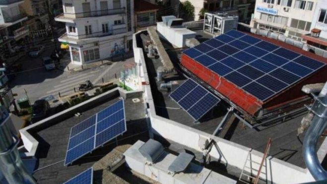 Φωτοβολταϊκά στη στέγη | Πότε ανοίγει η πλατφόρμα για τις αιτήσεις