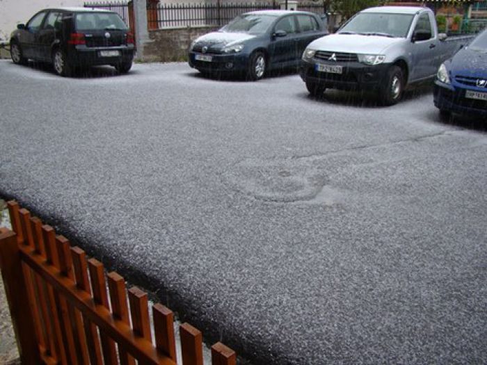 Χιόνι - Το ... έστρωσε και στα Λαγκάδια! (vd)