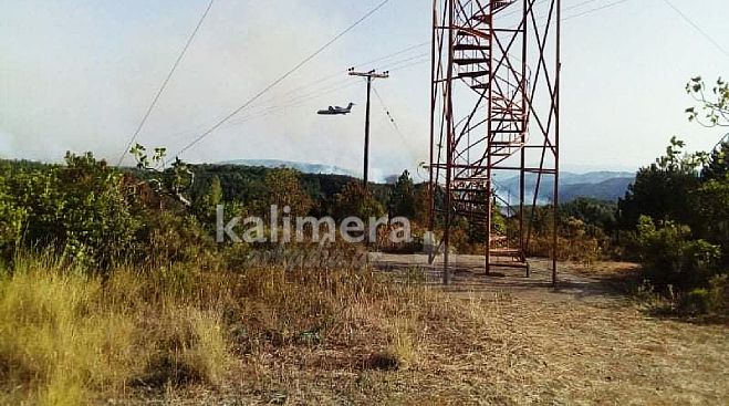 Γορτυνία | Πολύ μεγάλη φωτιά στην Κάπελη - Πληροφορίες ότι κάνει ρίψεις το Ρωσικό Beriev