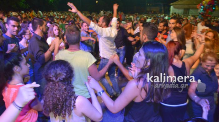 ΝΕΟ ΒΙΝΤΕΟ - Χορός, τραγούδι και κλαρίνο μέχρι το πρωί στο πανηγύρι της Νεστάνης!