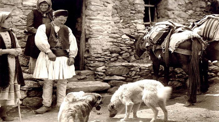 O Γαλλοελβετός φωτογράφος και η φωτογραφία από τα Λαγκάδια το ... 1903!