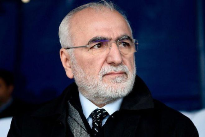 &Mu;&pi;&alpha;ί&nu;&epsilon;&iota; &sigma;&tau;&iota;&sigmaf; &epsilon;&phi;&eta;&mu;&epsilon;&rho;ί&delta;&epsilon;&sigmaf; &laquo;&Delta;&eta;&mu;&omicron;&kappa;&rho;&alpha;&tau;ί&alpha;&raquo;, &laquo;&Epsilon;&sigma;&tau;ί&alpha;&raquo;, &laquo;Espresso&raquo; &kappa;&alpha;&iota; Livesports &omicron; &Iota;&beta;ά&nu; &Sigma;&alpha;&beta;&beta;ί&delta;&eta;&sigmaf;;