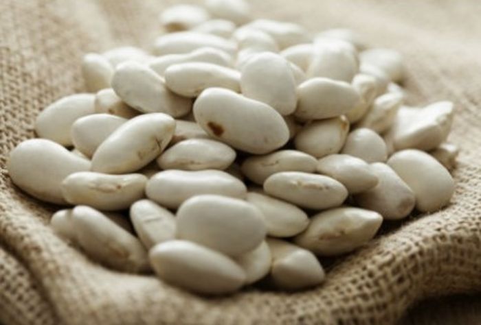 Φασόλια και ζάχαρη για άπορους στην Μεγαλόπολη