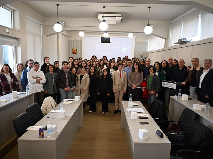 &Pi;&epsilon;&rho;&iota;&phi;&epsilon;&rho;&epsilon;&iota;&alpha;&kappa;ό &Sigma;&upsilon;&mu;&beta;&omicron;ύ&lambda;&iota;&omicron; &Nu;έ&omega;&nu; &Pi;&epsilon;&lambda;&omicron;&pi;&omicron;&nu;&nu;ή&sigma;&omicron;&upsilon; | &Eta; &lambda;ί&sigma;&tau;&alpha; &mu;&epsilon; &tau;&omicron;&upsilon;&sigmaf; &mu;&alpha;&theta;&eta;&tau;έ&sigmaf; &kappa;&alpha;&iota; &tau;&iota;&sigmaf; &mu;&alpha;&theta;ή&tau;&rho;&iota;&epsilon;&sigmaf; &alpha;&pi;ό &tau;&eta;&nu; &Alpha;&rho;&kappa;&alpha;&delta;ί&alpha;