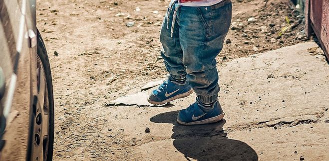 Τραγωδία στη Χίο | Νεκρό προσφυγόπουλο μόλις 2 ετών - Το πάτησε βανάκι (vd)