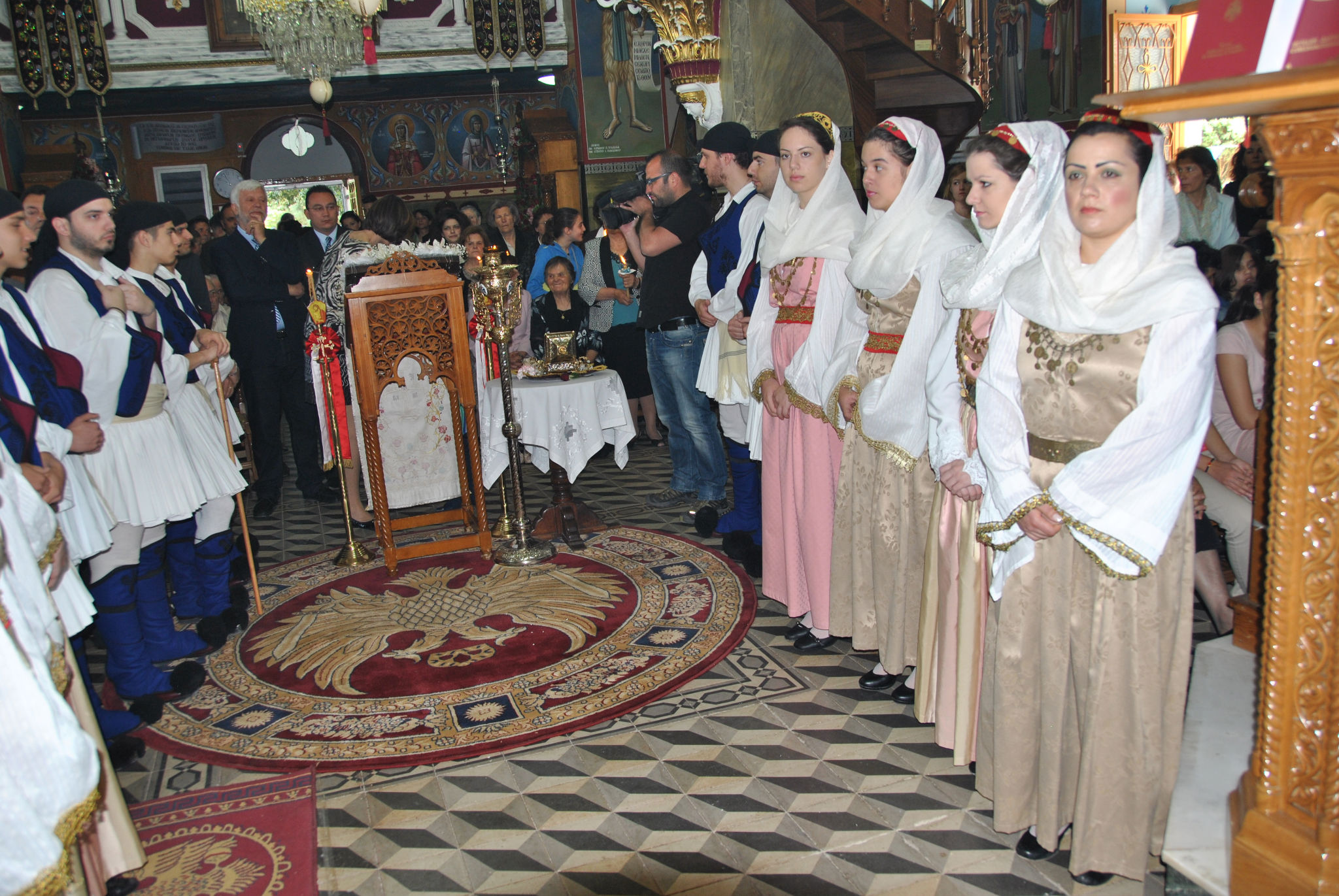 &Gamma;&iota;ό&rho;&tau;&alpha;&sigma;&epsilon; &omicron; &Iota;&epsilon;&rho;ό&sigmaf; &Nu;&alpha;ό&sigmaf; &Alpha;&gamma;ί&omicron;&upsilon; &Gamma;&epsilon;&omega;&rho;&gamma;ί&omicron;&upsilon; &Epsilon;&lambda;&alpha;&iota;&omicron;&chi;&omega;&rho;ί&omicron;&upsilon; (&epsilon;&iota;&kappa;ό&nu;&epsilon;&sigmaf;)