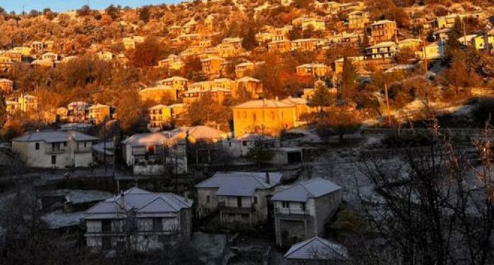 Χιόνισε στα Μαγούλιανα - Δείτε εικόνες!