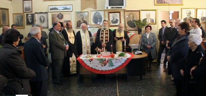 &Eta; &kappa;&omicron;&pi;ή &tau;&eta;&sigmaf; &Pi;&rho;&omega;&tau;&omicron;&chi;&rho;&omicron;&nu;&iota;ά&tau;&iota;&kappa;&eta;&sigmaf; &pi;ί&tau;&alpha;&sigmaf; &sigma;&tau;&omicron; &Delta;ή&mu;&omicron; &Nu;ό&tau;&iota;&alpha;&sigmaf; &Kappa;&upsilon;&nu;&omicron;&upsilon;&rho;ί&alpha;&sigmaf; (vd)