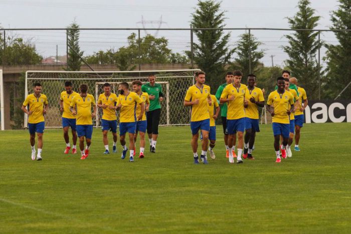 "Έ&kappa;&lambda;&epsilon;&iota;&sigma;&epsilon;" &phi;&iota;&lambda;&iota;&kappa;ά &omicron; &Alpha;&sigma;&tau;έ&rho;&alpha;&sigmaf;!