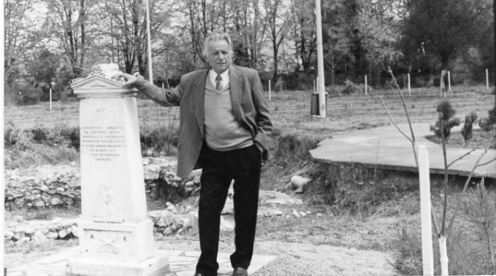 "Έ&phi;&upsilon;&gamma;&epsilon;" &omicron; &Tau;&epsilon;&gamma;&epsilon;ά&tau;&eta;&sigmaf; &Phi;&iota;&lambda;ό&lambda;&omicron;&gamma;&omicron;&sigmaf; &Pi;&alpha;&nu;&alpha;&gamma;&iota;ώ&tau;&eta;&sigmaf; &Delta;&alpha;&lambda;&alpha;&mu;ά&gamma;&kappa;&alpha;&sigmaf;