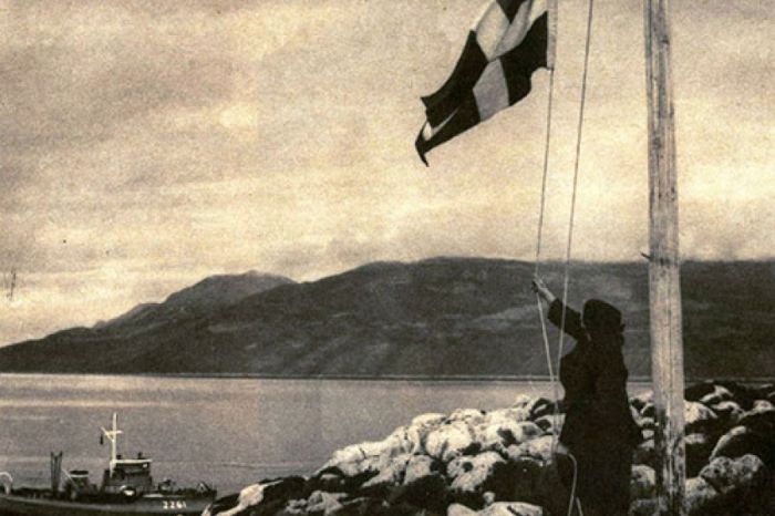 &Eta; "&Kappa;&upsilon;&rho;ά &tau;&eta;&sigmaf; &Rho;&omega;": &Eta; &Gamma;&upsilon;&nu;&alpha;ί&kappa;&alpha; &pi;&omicron;&upsilon; &gamma;&iota;&alpha; 40 &chi;&rho;ό&nu;&iota;&alpha; &tau;&iota;&mu;&omicron;ύ&sigma;&epsilon; &tau;&eta; &Gamma;&alpha;&lambda;&alpha;&nu;ό&lambda;&epsilon;&upsilon;&kappa;&eta; (vd)