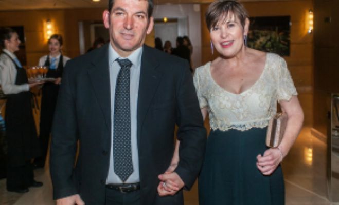 &Pi;έ&theta;&alpha;&nu;&epsilon; &eta; &gamma;&upsilon;&nu;&alpha;ί&kappa;&alpha; &tau;&omicron;&upsilon; &Pi;ύ&rho;&rho;&omicron;&upsilon; &Delta;ή&mu;&alpha;