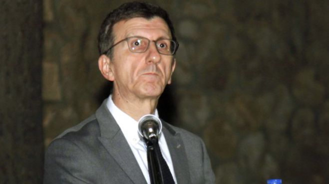 &Omicron; &Pi;&omicron;&rho;&tau;&omicron;&sigma;ά&lambda;&tau;&epsilon; &delta;ί&nu;&epsilon;&iota; &tau;&eta; "&lambda;ύ&sigma;&eta;" &gamma;&iota;&alpha; &tau;&iota;&sigmaf; &epsilon;&lambda;&lambda;&epsilon;ί&psi;&epsilon;&iota;&sigmaf; &sigma;&tau;&alpha; &phi;ά&rho;&mu;&alpha;&kappa;&alpha;: "&Nu;&alpha; &alpha;&upsilon;&xi;&eta;&theta;&epsilon;ί &eta; &tau;&iota;&mu;ή &tau;&omicron;&upsilon;&sigmaf;, &tau;&sigma;ά&mu;&pi;&alpha; &delta;&epsilon;&nu; &upsilon;&pi;ά&rho;&chi;&epsilon;&iota;"