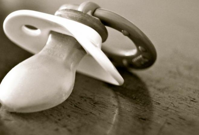 &Pi;ά&tau;&rho;&alpha; | &Sigma;&epsilon; &pi;&nu;&iota;&gamma;&mu;ό &omicron;&phi;&epsilon;ί&lambda;&epsilon;&tau;&alpha;&iota; &omicron; &theta;ά&nu;&alpha;&tau;&omicron;&sigmaf; &tau;&omicron;&upsilon; &beta;&rho;έ&phi;&omicron;&upsilon;&sigmaf;