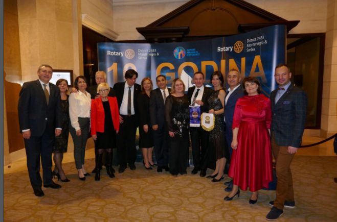 &Alpha;&delta;&epsilon;&lambda;&phi;&omicron;&pi;&omicron;&iota;ή&theta;&eta;&kappa;&alpha;&nu; &omicron;&iota; &Rho;&omicron;&tau;&alpha;&rho;&iota;&alpha;&nu;&omicron;ί Ό&mu;&iota;&lambda;&omicron;&iota; &Tau;&rho;ί&pi;&omicron;&lambda;&eta;&sigmaf; &kappa;&alpha;&iota; &Beta;&epsilon;&lambda;&iota;&gamma;&rho;&alpha;&delta;ί&omicron;&upsilon; Cukarica!