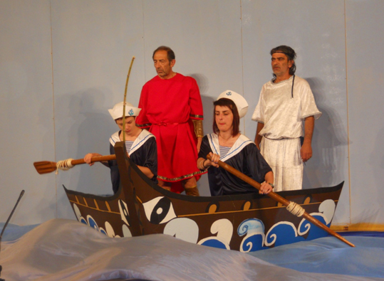 &Delta;ύ&omicron; &theta;&epsilon;&alpha;&tau;&rho;&iota;&kappa;ά έ&rho;&gamma;&alpha; &alpha;&nu;&epsilon;&beta;ά&zeta;&epsilon;&iota; &kappa;&alpha;&iota; &phi;έ&tau;&omicron;&sigmaf; &eta; &Theta;&epsilon;&alpha;&tau;&rho;&iota;&kappa;ή &omicron;&mu;ά&delta;&alpha; &tau;&omega;&nu; &delta;&alpha;&sigma;&kappa;ά&lambda;&omega;&nu;