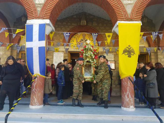 &Eta; &Mu;&epsilon;&gamma;&alpha;&lambda;ό&pi;&omicron;&lambda;&eta; έ&beta;&alpha;&lambda;&epsilon; &tau;&alpha; &gamma;&iota;&omicron;&rho;&tau;&iota;&nu;ά &tau;&eta;&sigmaf; &gamma;&iota;&alpha; &tau;&omicron;&nu; &Pi;&omicron;&lambda;&iota;&omicron;ύ&chi;&omicron;, Ά&gamma;&iota;&omicron; &Nu;&iota;&kappa;ό&lambda;&alpha;&omicron;! (&epsilon;&iota;&kappa;ό&nu;&epsilon;&sigmaf;)