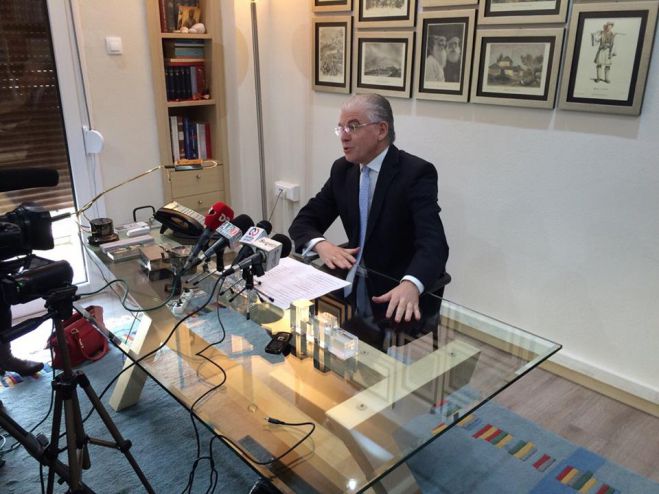 &Lambda;&upsilon;&kappa;&omicron;&upsilon;&rho;έ&nu;&tau;&zeta;&omicron;&sigmaf;: "&Eta; &laquo;&Alpha;&lambda;&lambda;&alpha;&gamma;ή&raquo; &tau;&omicron;&upsilon; '81 &epsilon;&xi;&epsilon;&lambda;ί&chi;&theta;&eta;&kappa;&epsilon; &sigma;&tau;&omicron; &kappa;&alpha;&theta;&epsilon;&sigma;&tau;ώ&sigmaf; &tau;&omega;&nu; &Pi;&rho;&alpha;&sigma;&iota;&nu;&omicron;&phi;&rho;&omicron;&upsilon;&rho;ώ&nu;"!