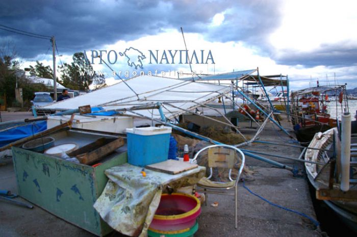 Μεγάλες ζημιές από ανεμοστρόβιλο στην Αργολίδα (vd)
