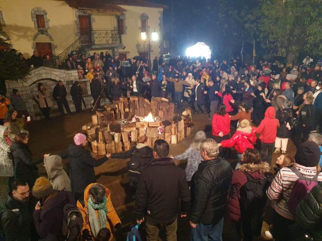 &Sigma;&tau;&eta;&nu; &Alpha;&lambda;&omega;&nu;ί&sigma;&tau;&alpha;&iota;&nu;&alpha; &upsilon;&pi;&omicron;&delta;έ&chi;&tau;&eta;&kappa;&alpha;&nu; &tau;&omicron;&nu; &Chi;&epsilon;&iota;&mu;ώ&nu;&alpha; &mu;&epsilon; &gamma;&lambda;έ&nu;&tau;&iota; &kappa;&alpha;&iota; &chi;&omicron;&rho;&omicron;ύ&sigmaf;! (&epsilon;&iota;&kappa;ό&nu;&epsilon;&sigmaf; - &beta;ί&nu;&tau;&epsilon;&omicron;)