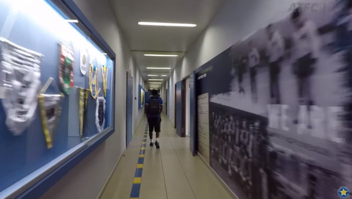 &Alpha;&sigma;&tau;έ&rho;&alpha;&sigmaf; | &Eta; &pi;&alpha;&rho;&alpha;&kappa;ά&mu;&epsilon;&rho;&alpha; &tau;&omicron;&upsilon; &alpha;&gamma;ώ&nu;&alpha; &mu;&epsilon; &tau;&omicron;&nu; &Alpha;&pi;ό&lambda;&lambda;&omega;&nu;&alpha;! (vd)